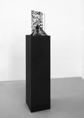 BeKr_S_1_untitled_2011_silkscreen,acrylic_glass,mirror,cardboard,MDFpedestal_195x40x60cm.jpg