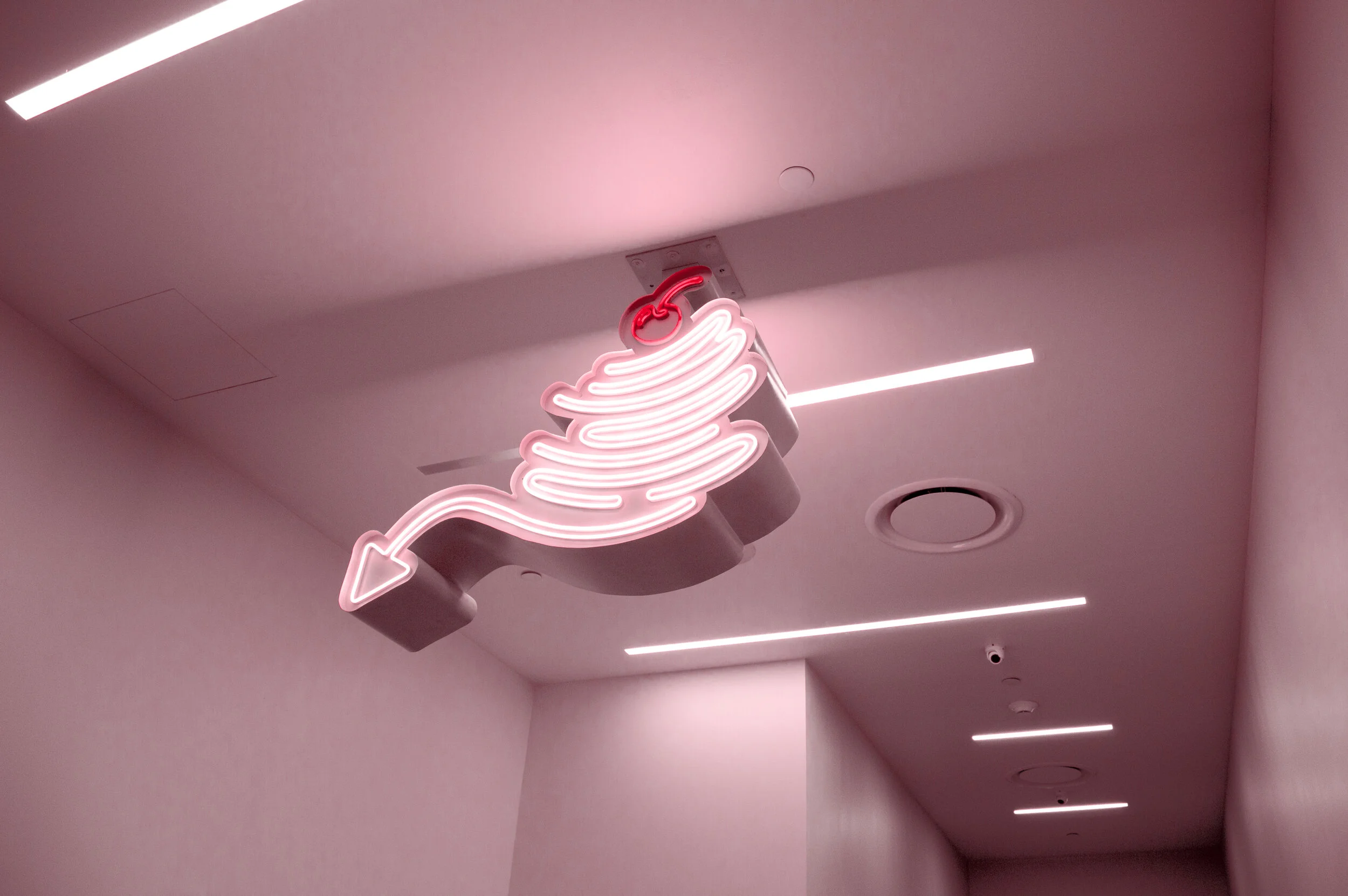 MOIC-NYC (LED Wayfinder)