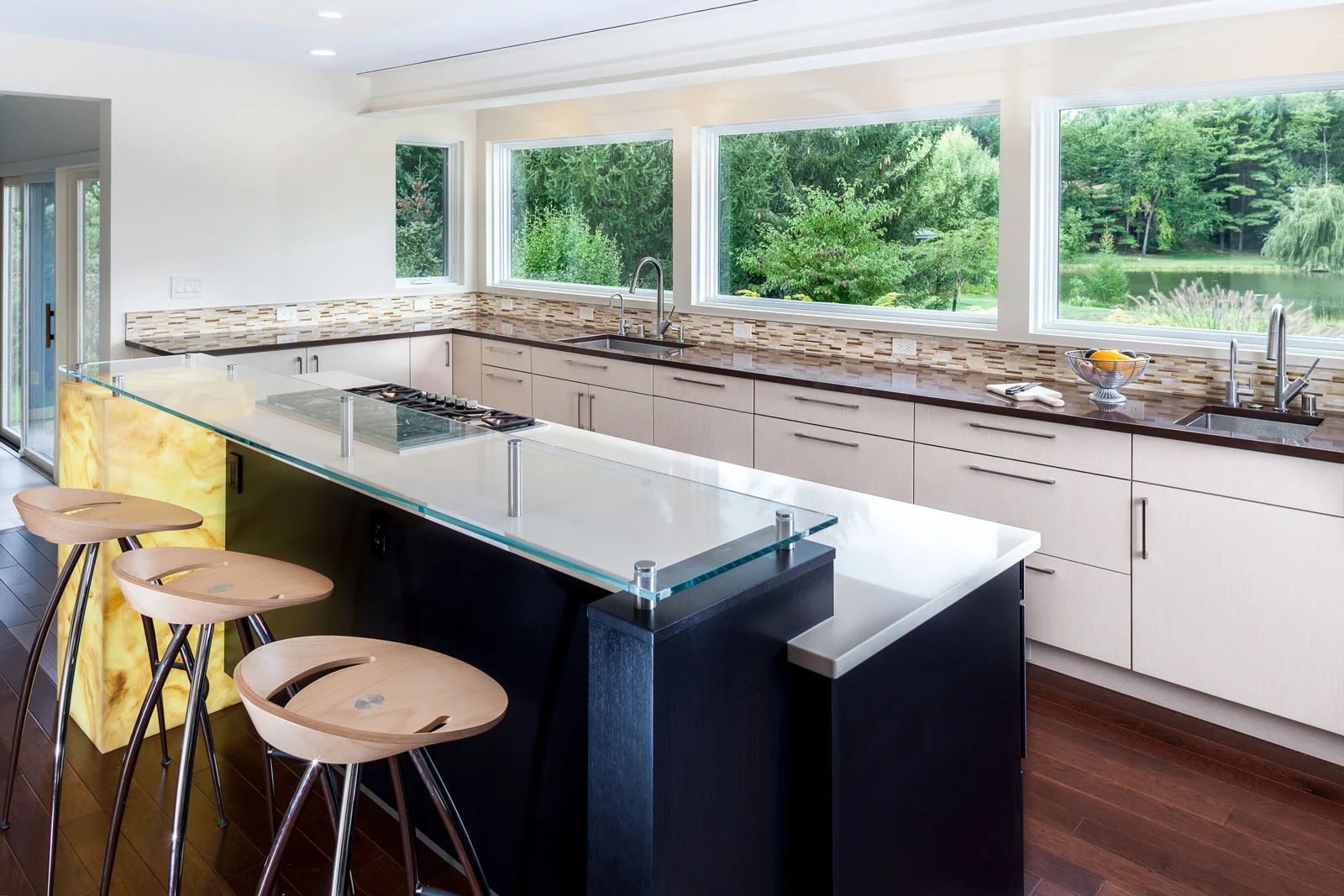 contemporary-kitchen-natural-light-7.jpg
