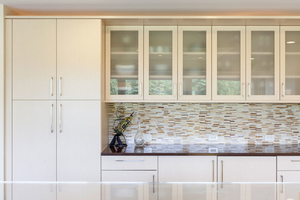 Choosing The Best Glass Cabinet Insert, Kitchen Cupboards With Glass Inserts