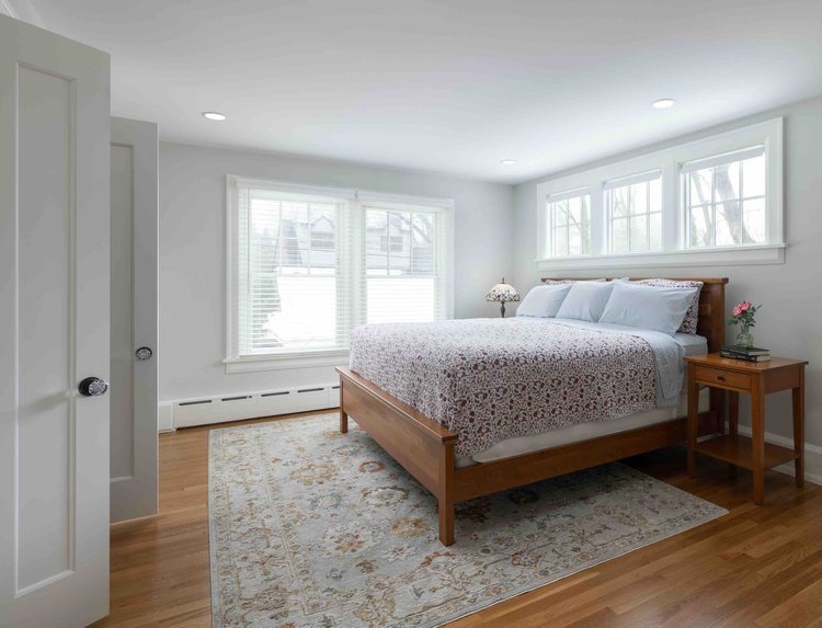 Bedroom+with+white+walls+and+hardwood+floors.jpg
