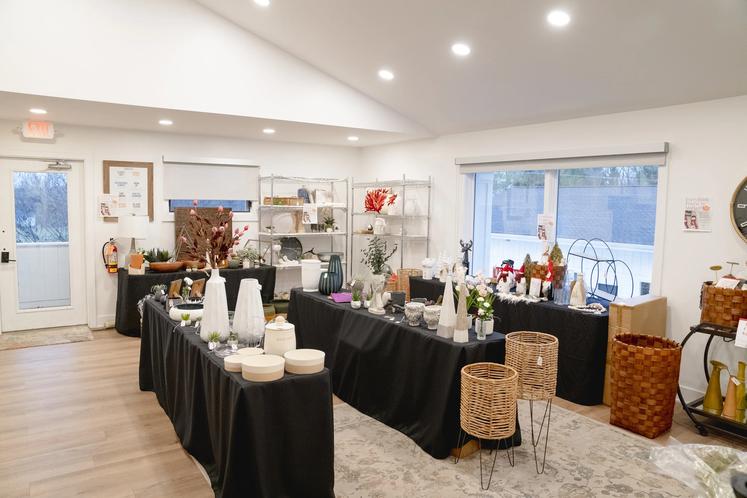 Forward's Festive Sip & Shop - Home Decor Holiday Sale