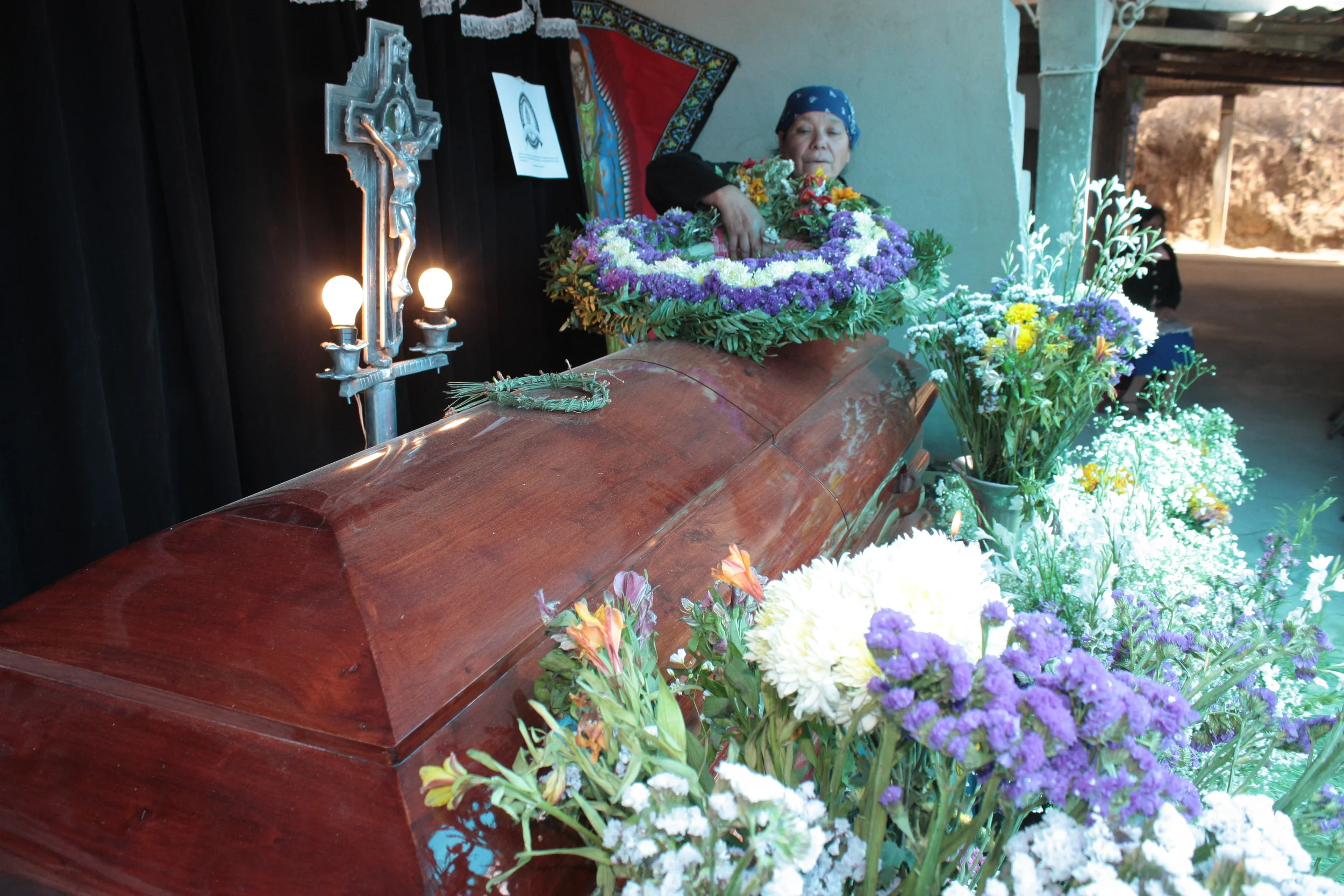 Hortensia mourning her daughter Kelly. ©El Quetzalteco