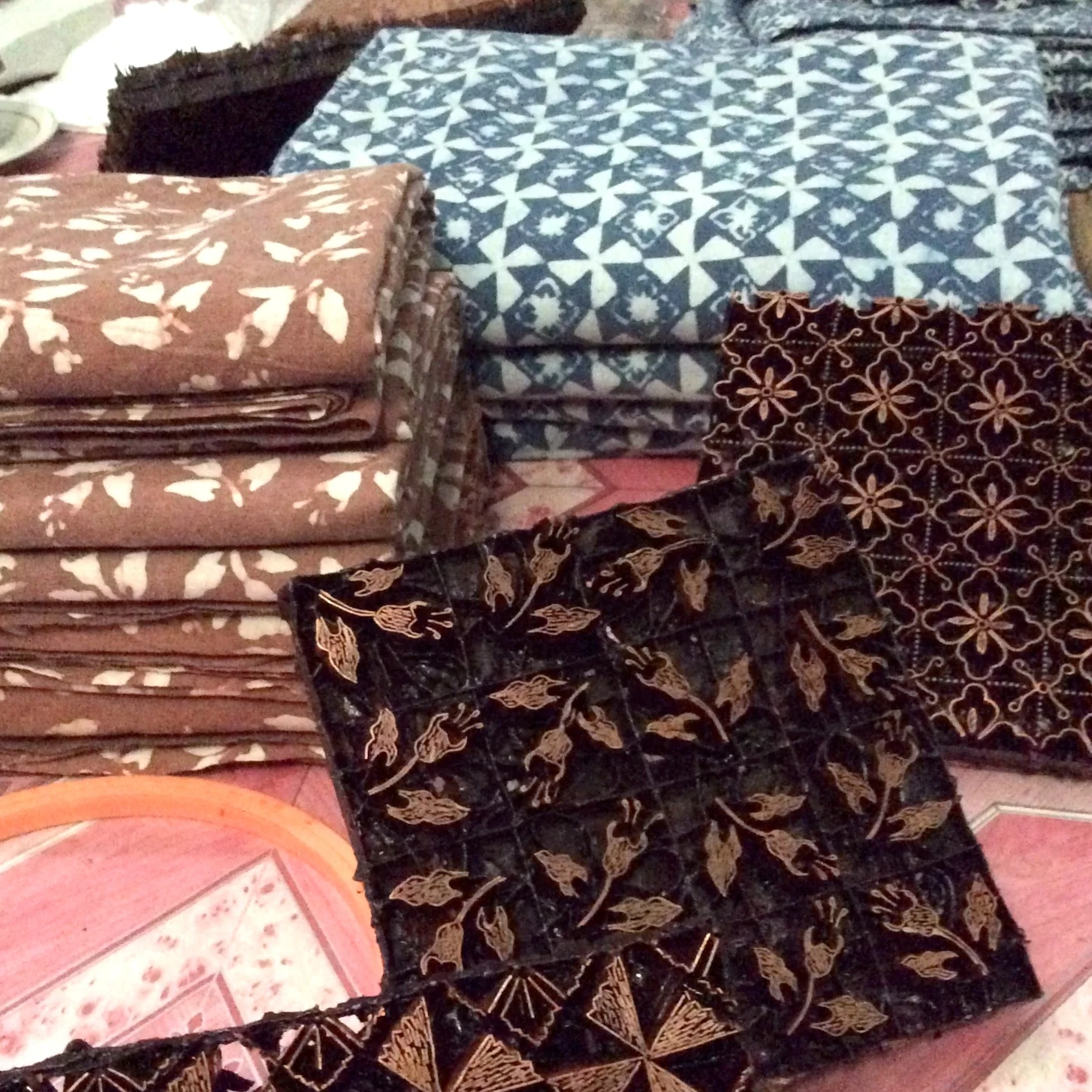 Textiil Stamps w Batiks.jpg