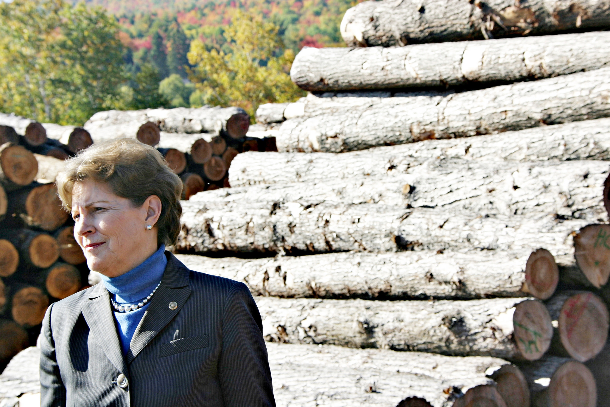 Sen. Jeanne Shaheen campaigns in the North Country, 2014