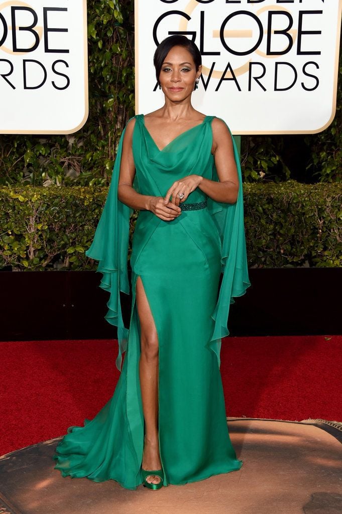 jada pinkett smith wearing atelier versace. Her husband's film concussion is so so good!!! will smith does an impeccable job portraying dr. bennet omalu