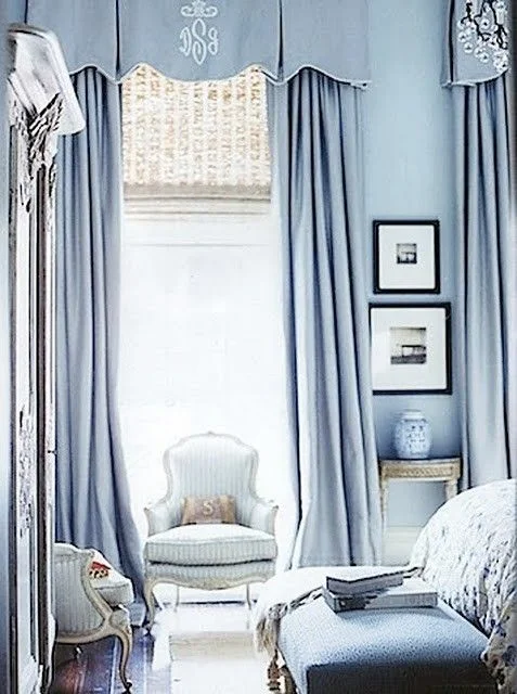 What a sumptuous bedroom.  I can hear my mother now, "oh tucker, my favorite room by far on your latest blog post was that blue bedroom."  she looooves blue