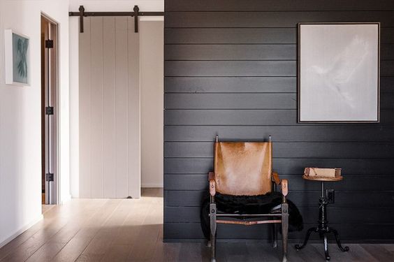 i love this simple leather chair