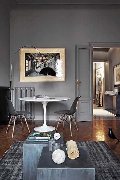 Loving the gray chairs with the white table via apartment therapy