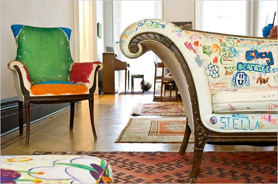 Note the traditional lines of the furniture and rugs. This can be pulled off for all you super traditional people.......mother (she's chuckling and saying "uh no" as she reads this I'm sure 