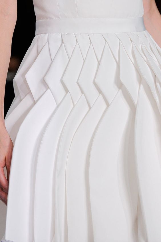 Such a unique way to pleat 