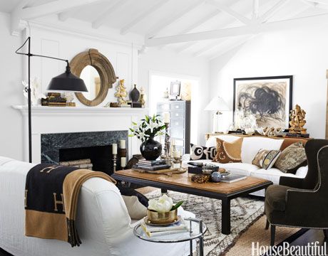 What a bright space , yet still has warmth with all the brown hues incorporated in the space 