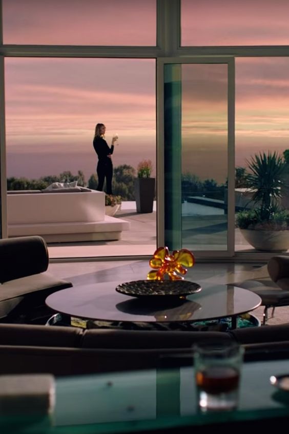 Could you imagine if this was your setting every evening?
