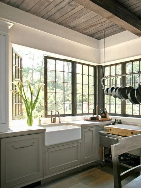 Just look at that pot rack and butcher block!! via Houzz 