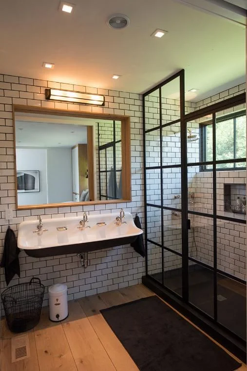 Check out the rest of this Kevin O'Sullivan + Associates home here 