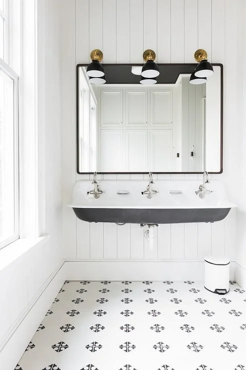 CLEAN AND FRESH. JUST LOOK AT ALL THAT STORAGE IN THE MIRROR!