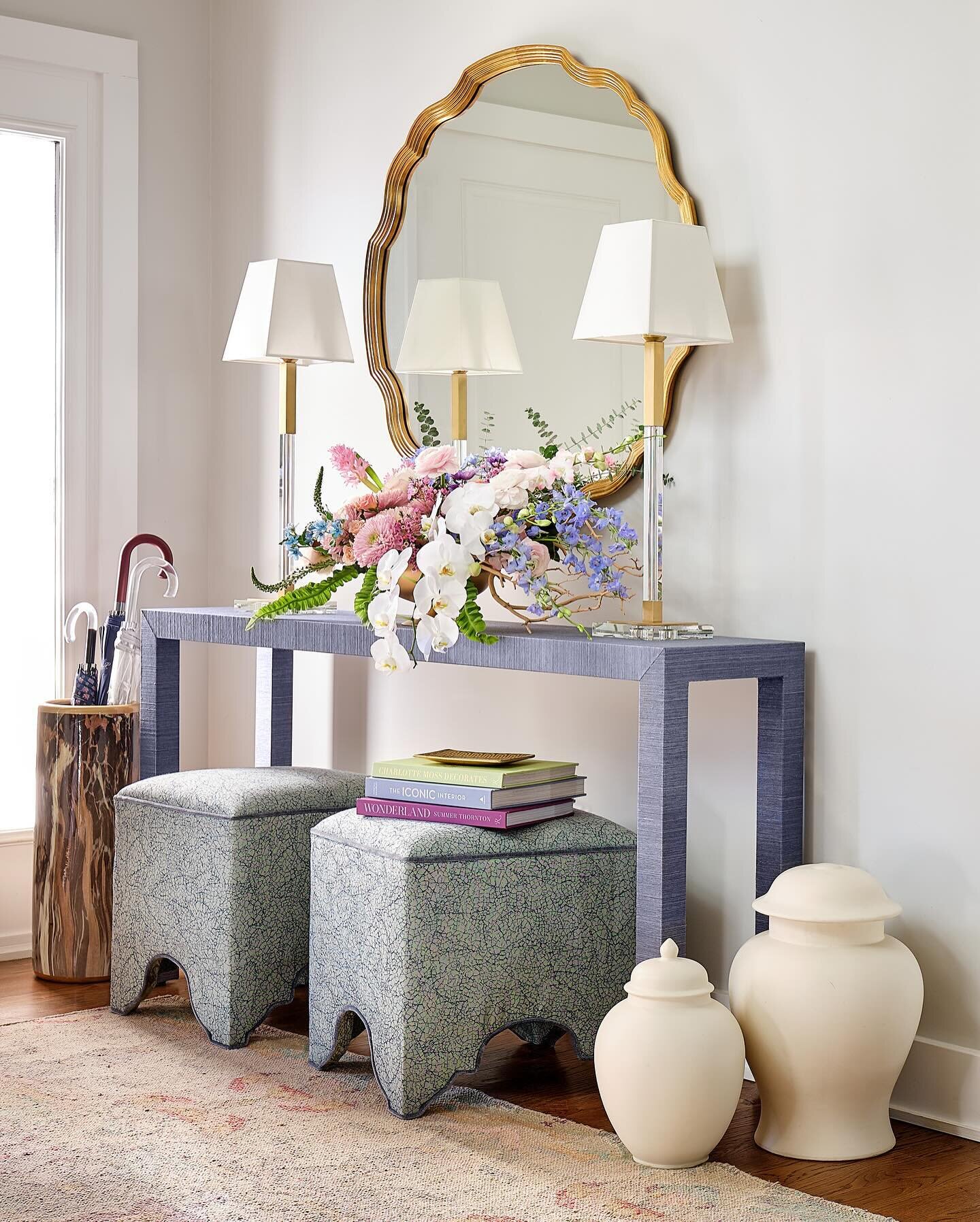 Doesn&rsquo;t this foyer make you feel that spring has sprung?
