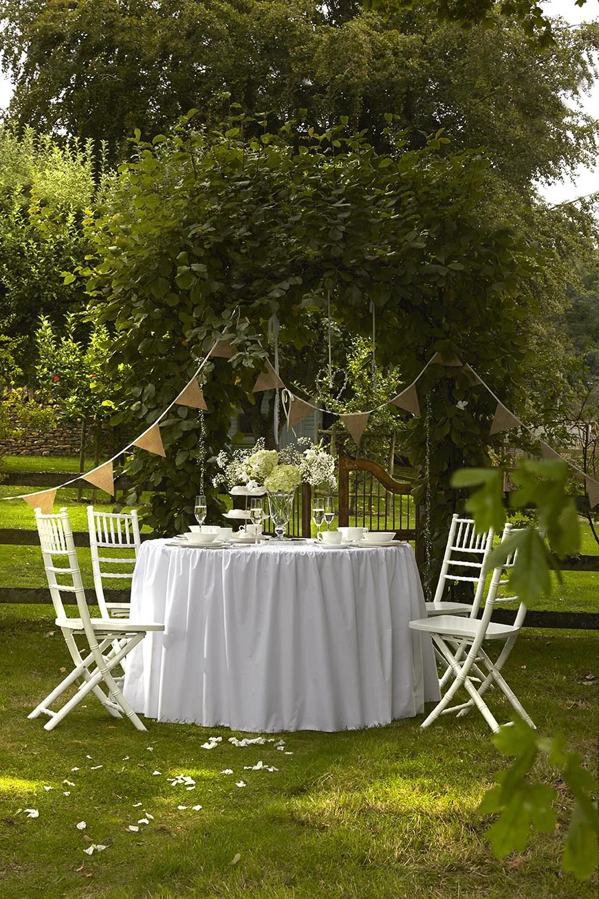 Banquet table v1 retouched no lights.jpg