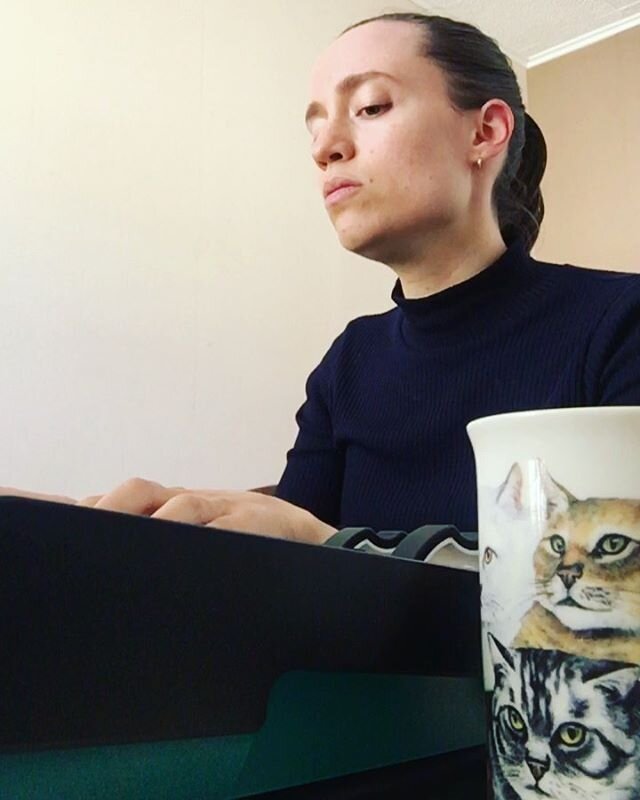 When you&rsquo;re just trying to express your FEELINGS but can&rsquo;t even remember what you just wrote😑
.
.
.
.
.
#feelings #home #lonely #popmusic #edawolf #newmusic #popsong #songwriting #keyboard #lyrics #vocalist #helsinki #brooklyn
