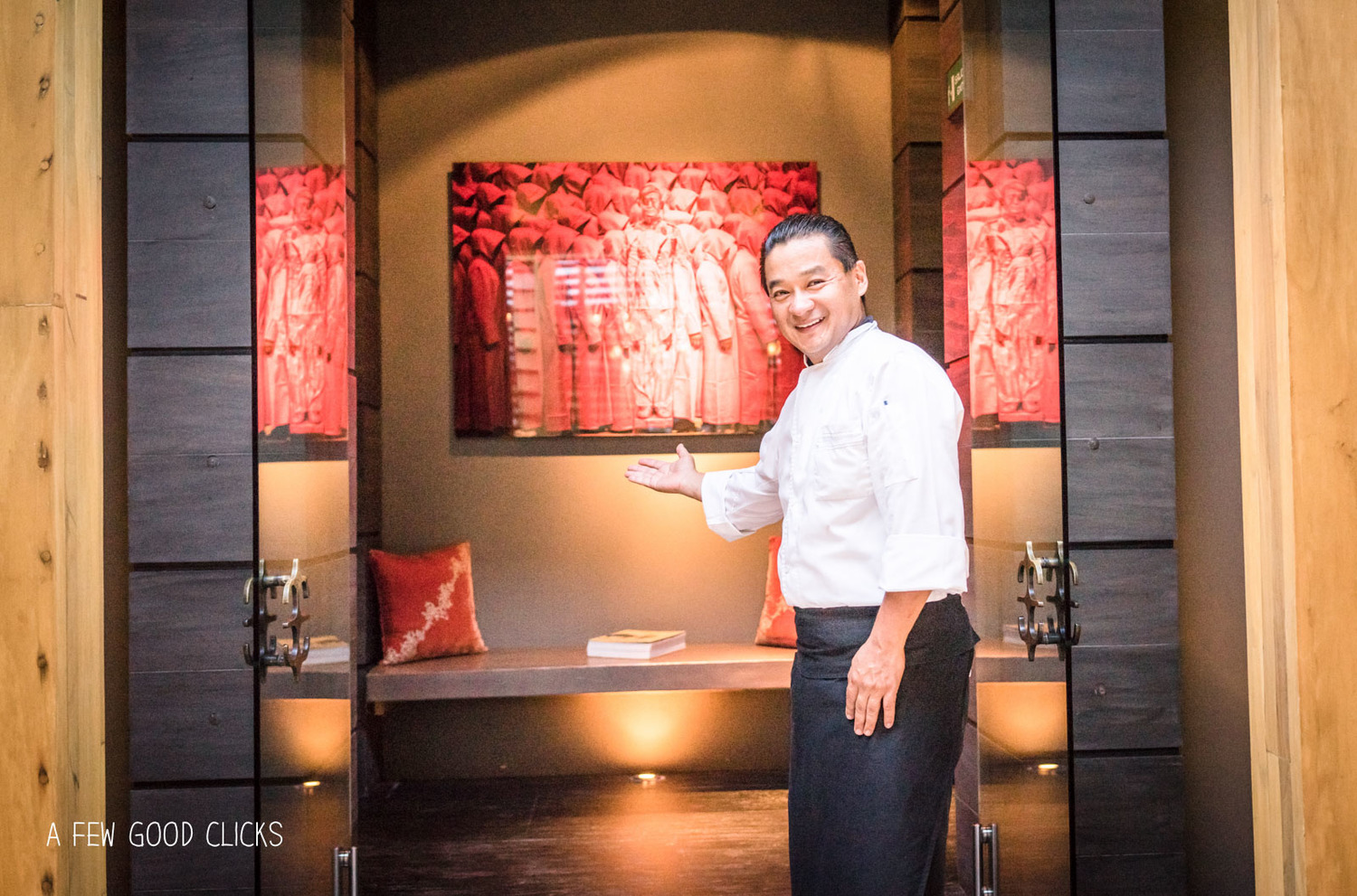 Chef-ichikawa-welcomes-you-at-asian-fusion-restaurant-indochine-nizuc-cancun