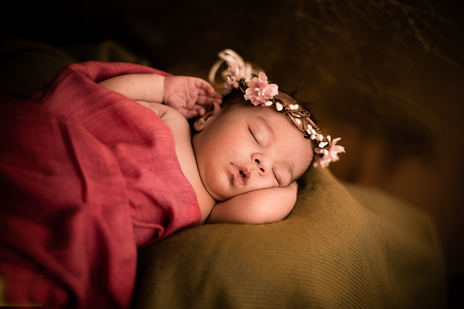 Newborn baby Photo with the Tiara