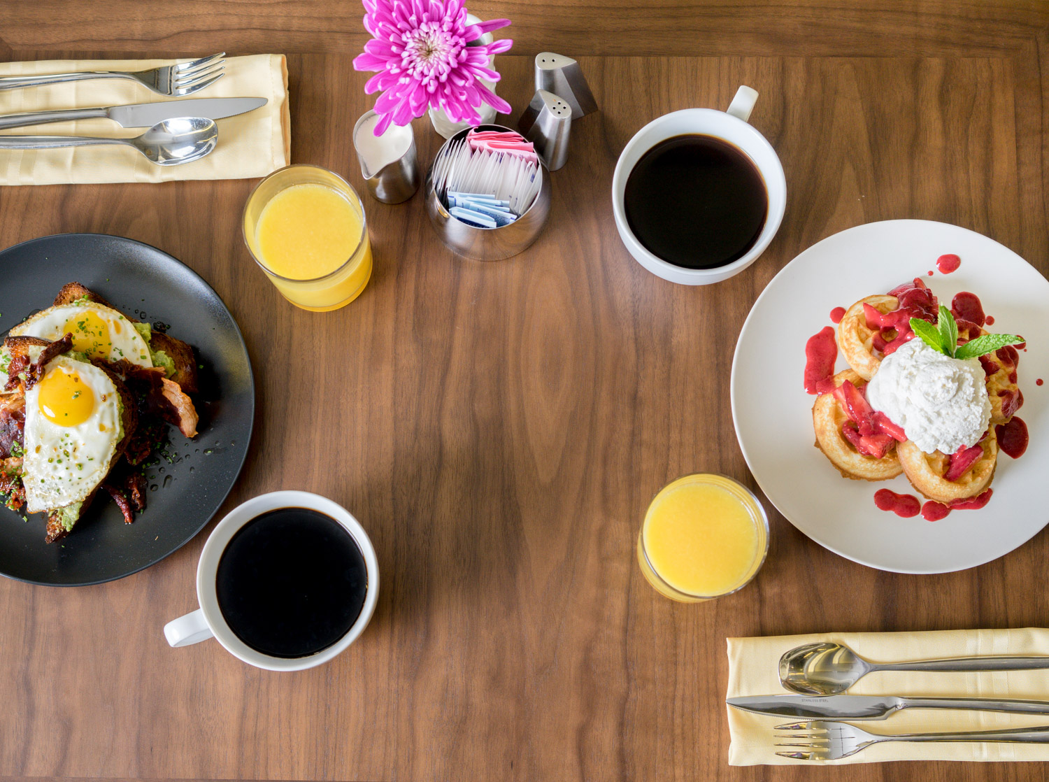 food-lifestyle-restaurant-table-setup-for-breakfast-photography-by-bayarea-food-photographer-at-afewgoodclicks