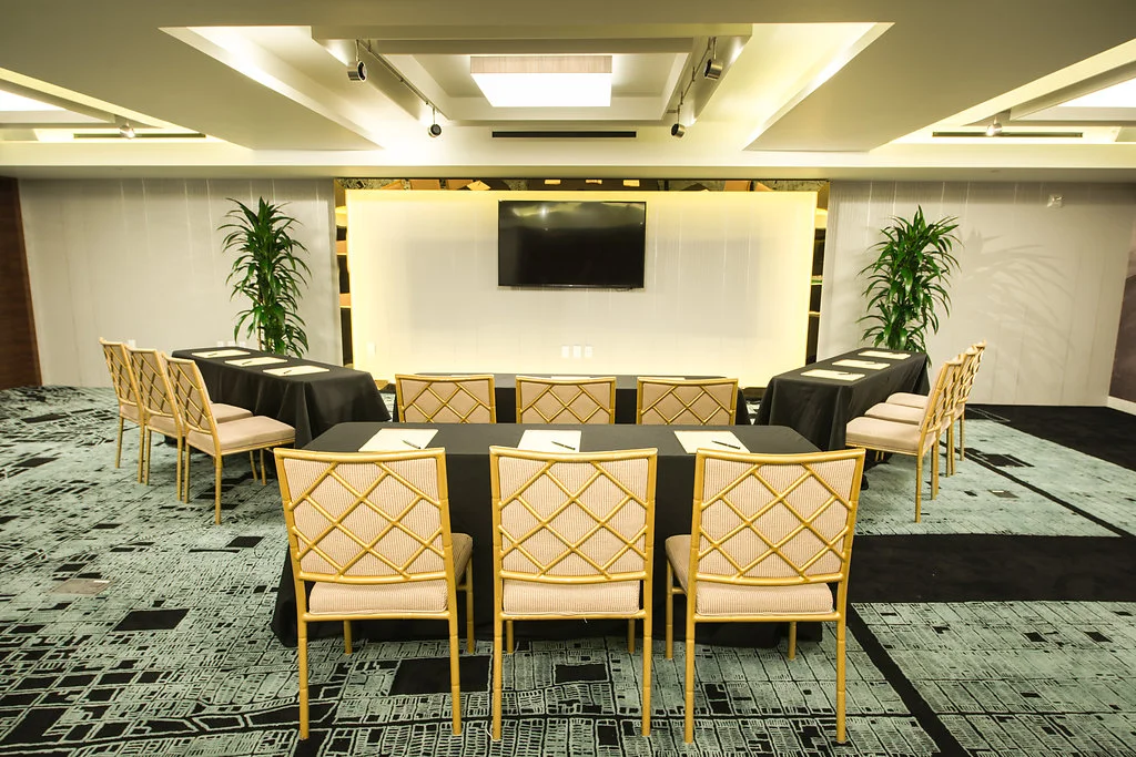 Class room style set up | Hotel Fusion Meeting rooms