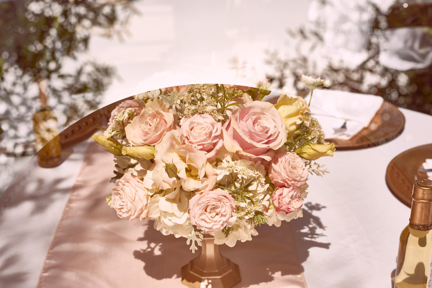 gold-pink-white-theme-60th-birthday-party-table-photography