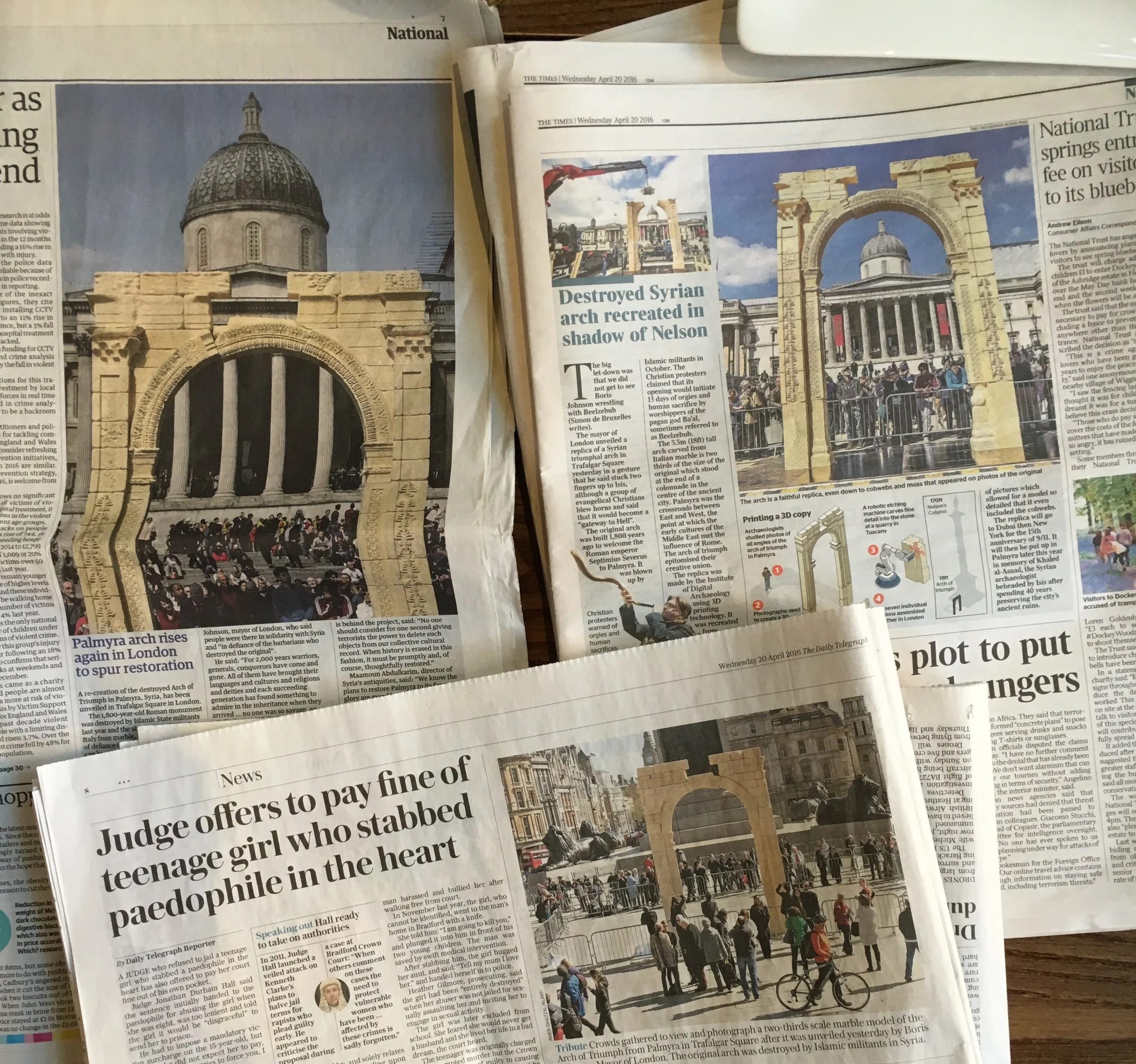 Arch in Trafalgar coverage.JPG