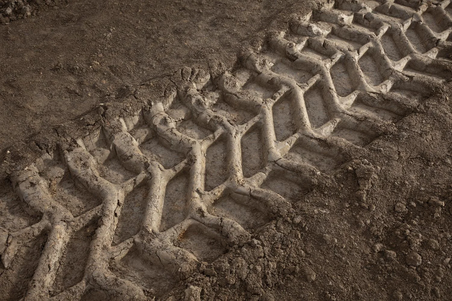 Don’t be fooled by the pretty mud. This sticky clay will stop you in your tracks.