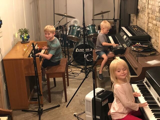 All the kids having a vintage keyboard battle in #thecoalroom. My heart is full and my life is complete. #hammondorgan #rmielectrapiano #fenderrhodes #homestudio