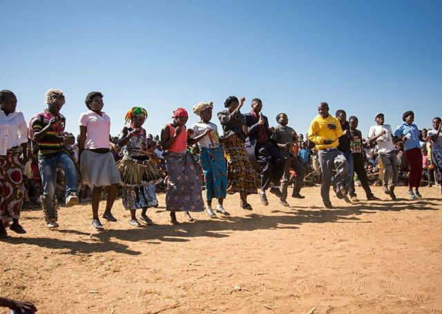 The Thuchila staff and students helped King James Phiri with his performance!⠀
.⠀
.⠀
.⠀
#miqlat #malawi #games #hope #children #nonprofit #education #tia #thisisafrica #girlchild #thuchilahopecenter #chiradzuludistrict #alivetothrive #jamesphiri #com