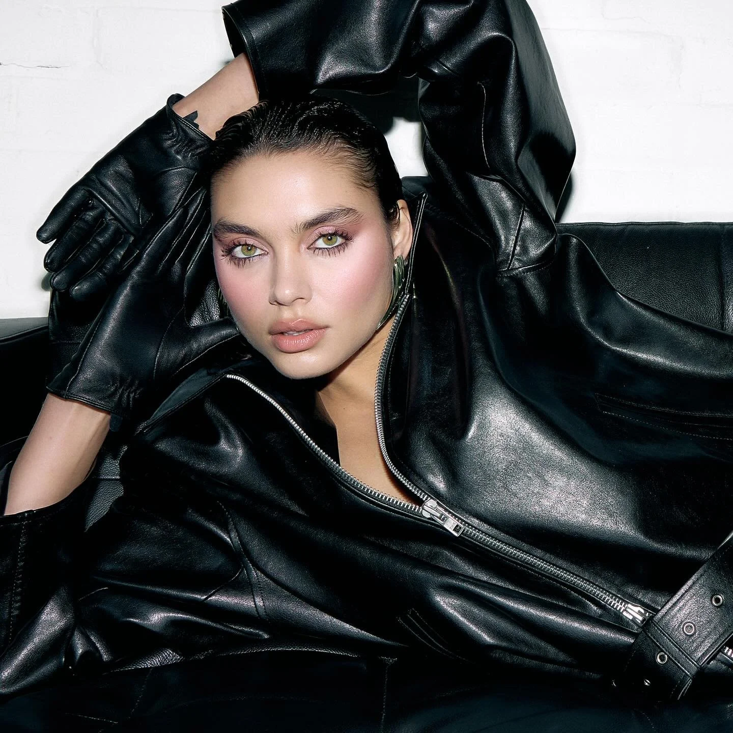 EDITORIAL 💕
Using for skin prep the ELIS&Eacute;E Guasha and Eye Tools 

Photographer @tessaxmaidman 
Model @sahar_mess 
Stylist @aimeebarronx 
Hmua @elisepriestley