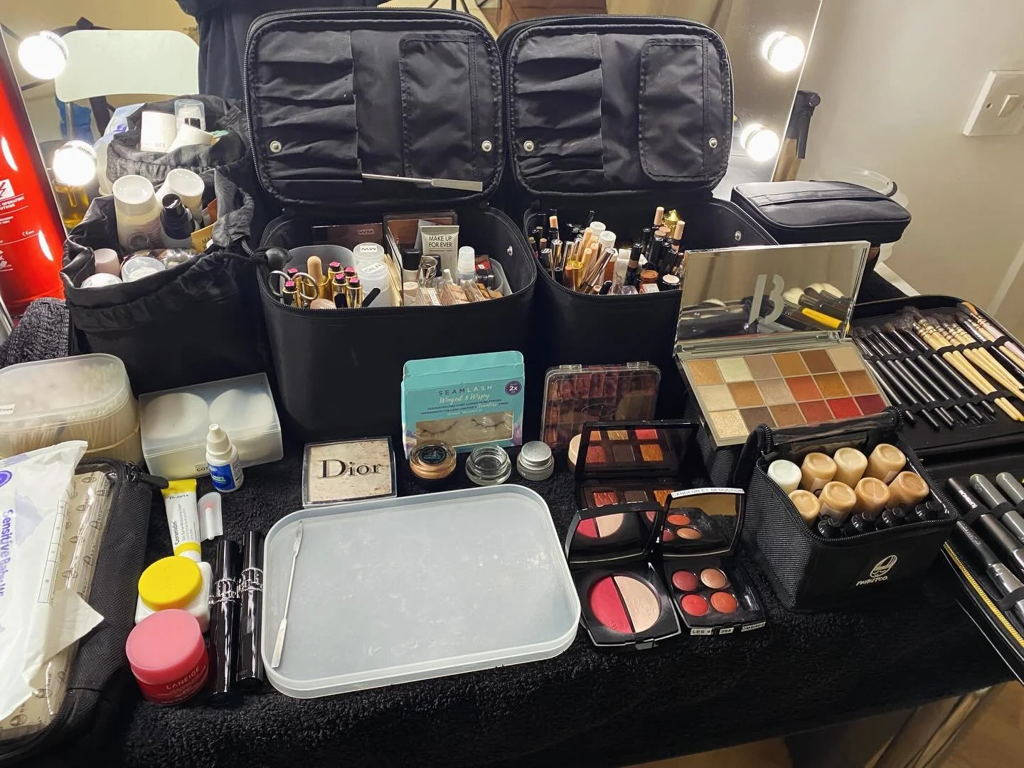 Ready for a shoot day for ELIS&Eacute;E ❤️