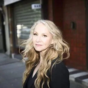 Joan Osborne • Pollak • 5.3.24