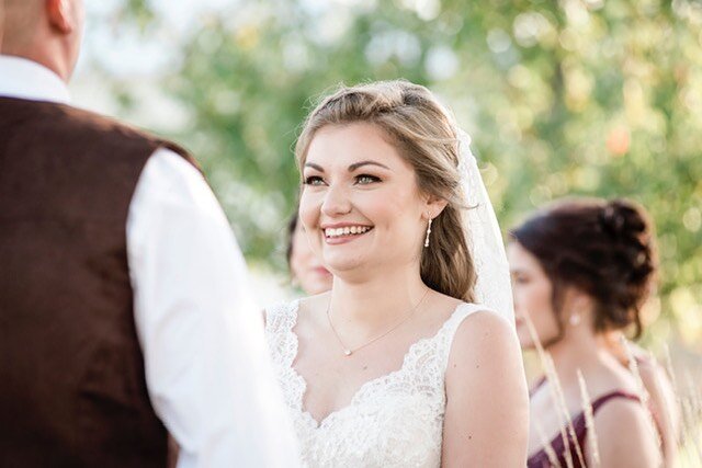 Look at the excitement in her eye...shadow 🥰
&bull;
&bull;
𝙼𝚊𝚔𝚎𝚞𝚙 @emilyellemakeup 
𝙿𝚑𝚘𝚝𝚘𝚐𝚛𝚊𝚙𝚑𝚢 @flutterfoxphotography
𝚅𝚎𝚗𝚞𝚎 @thelippincottmanor 
𝙱𝚛𝚒𝚍𝚎 @becs_618
&bull;
&bull;
&bull;
#neverafilter #wedding #theknot #bride 