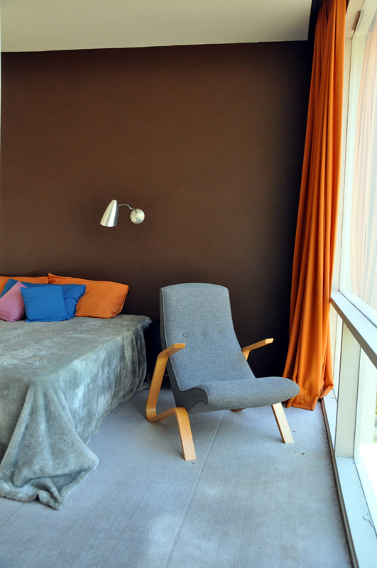 Eero Saarinen chair in the master bedroom