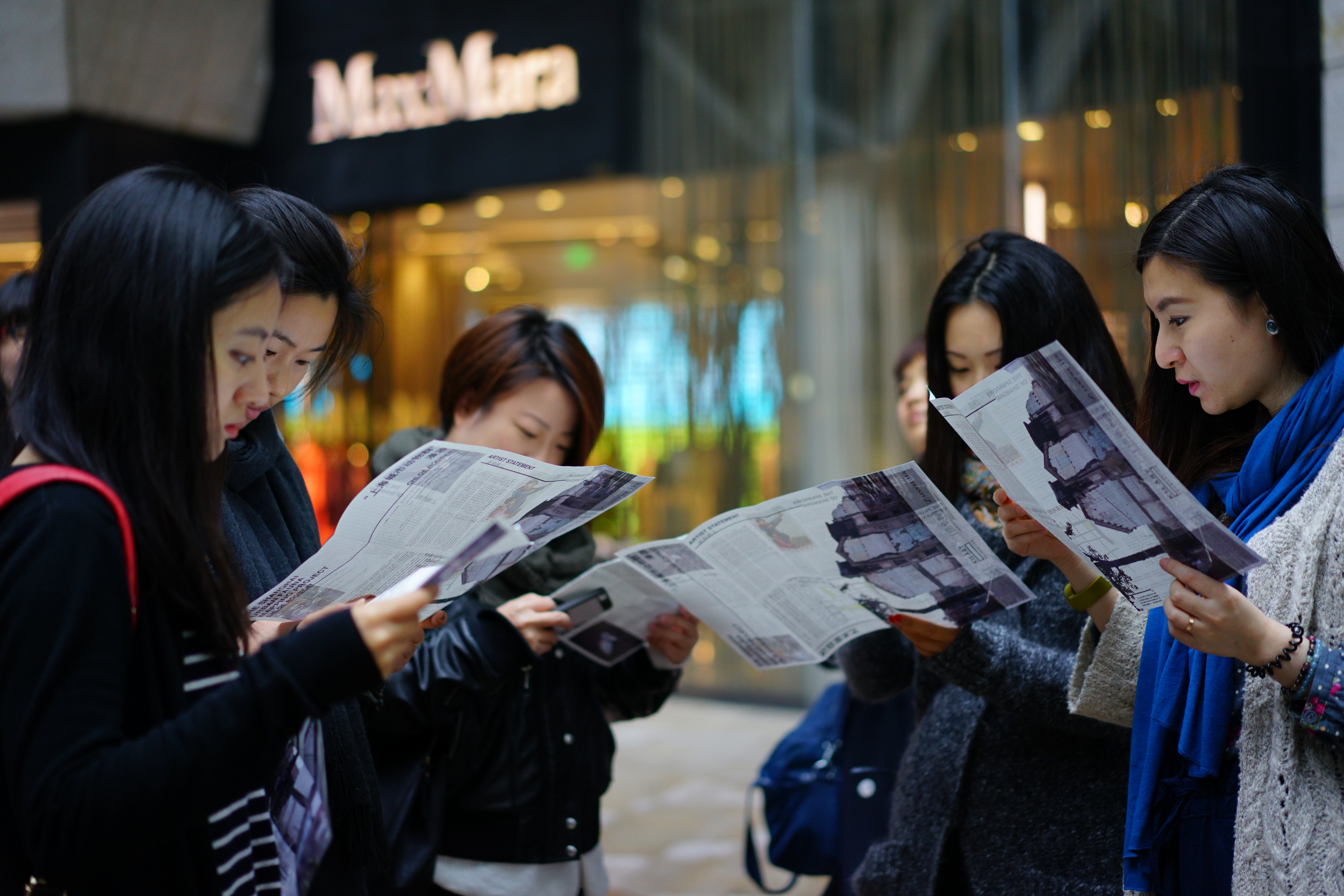  Participants reading the map. 