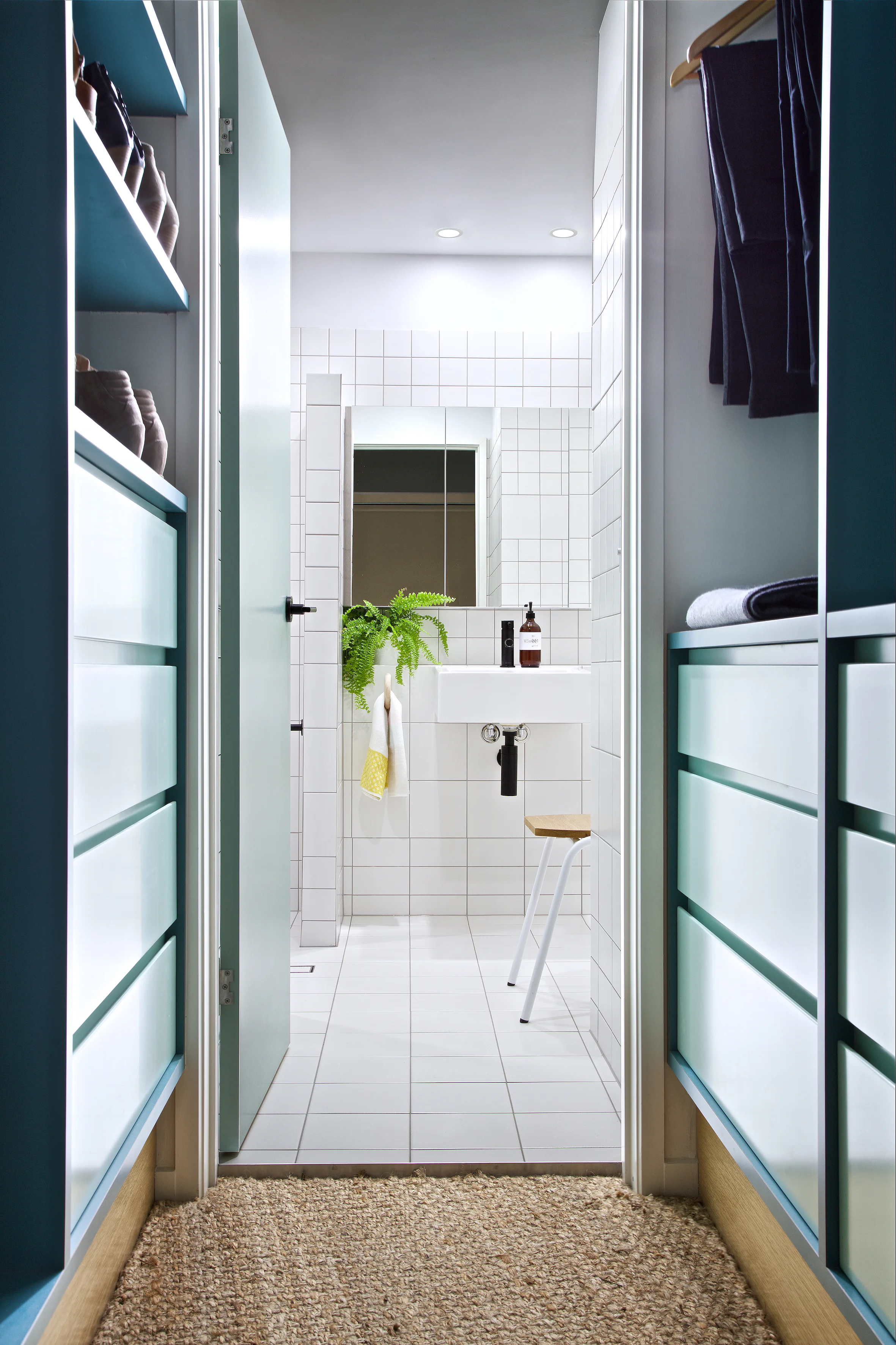 Toowong Apartment - Walk-in-wardrobe and Bathroom, Wrightson Stewart, Interior Design, Fortitude Valley, Brisbane, Queensland, Australia 