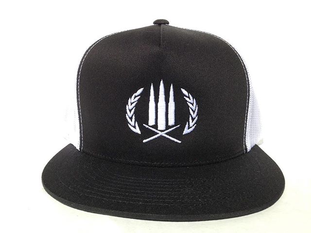 Drums &amp; Ammo Black/White Trucker Hat
&bull; &bull; &bull;
[Our gear speaks to an audience of builders, destroyers and aficionados. We are a voice of culture, art, music and everything around it.]
&bull; &bull; &bull;
#drumsandammo #hiphop #build 