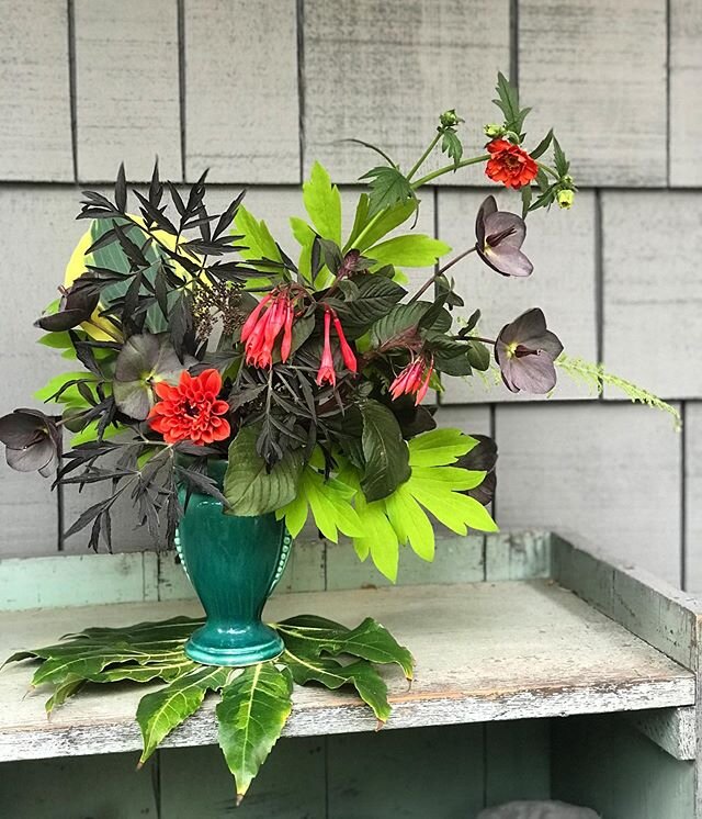 A balmy Saturday evening in the garden, making a bouquet I wish I could give to my mama @sandigoldie tomorrow. When I was 19, my mom married my stepdad Jeff and moved to Vancouver, BC. This was 4 years after we lost my dad, and my mom had seen our fa