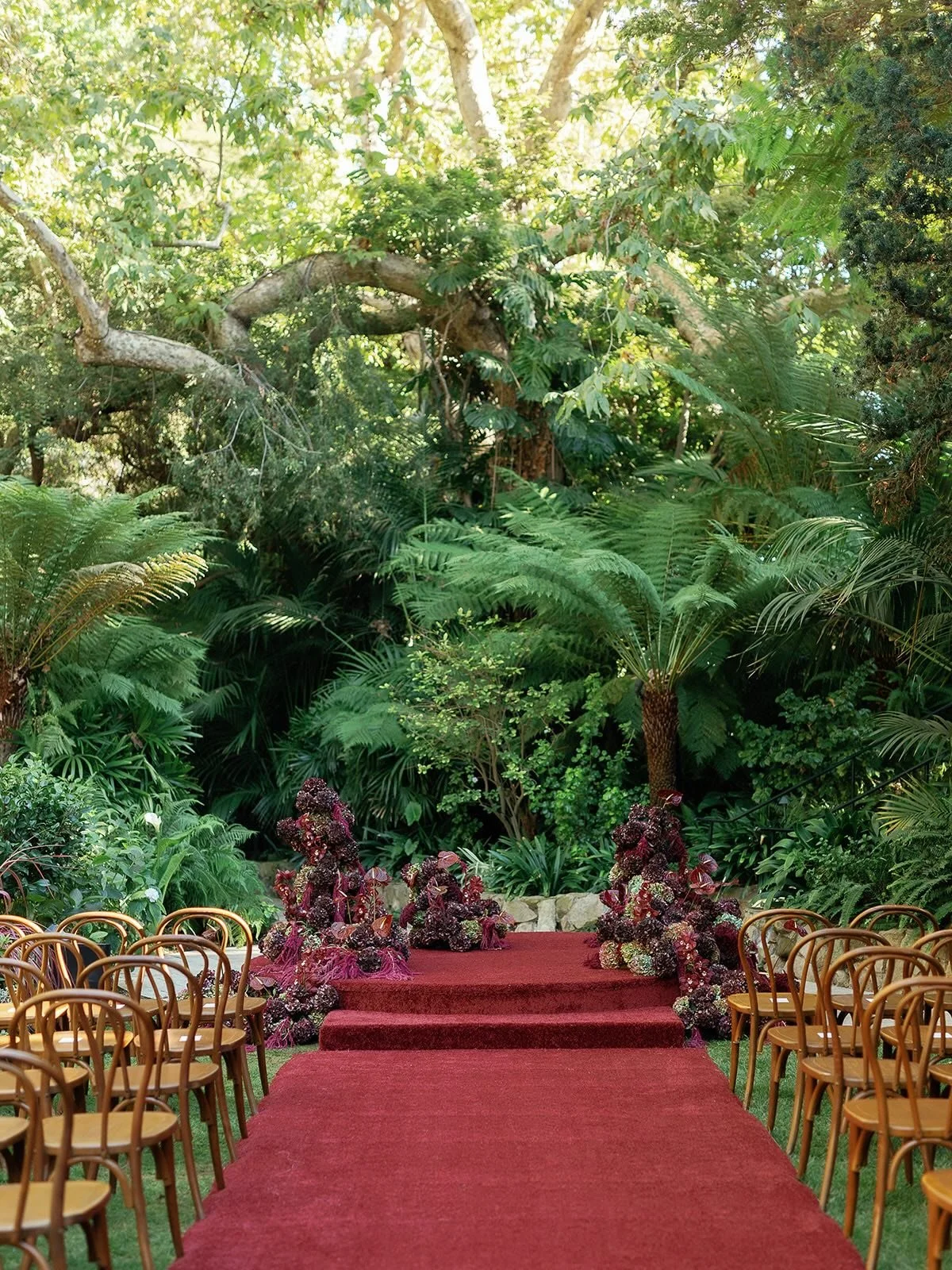A red carpet ceremony fit for absolute icons

Photo @victoriagoldphotography 
Planning &amp; Florals @hellogemevents 
Video @ryannoelfilms 
Jazz Band @djangofoxtrot @dartcollective 
Rentals @mtb_event_rentals @foundrentalco  @revelryeventdesign 
Ligh