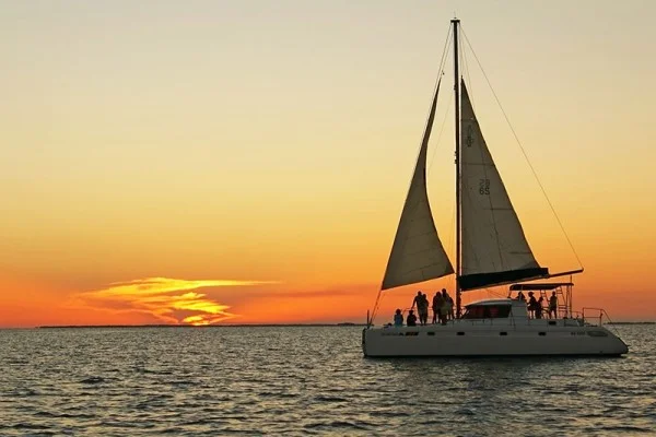 Sunset-Catamaran-Cruise-Ambergris-Caye-Sandy-Point-Resorts-600x400.jpg
