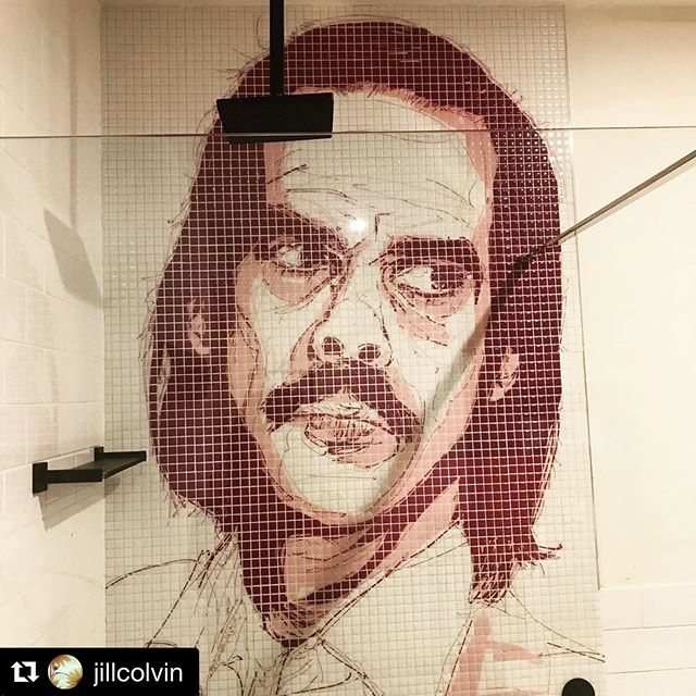 Mr Cave is a gentleman... averts his gaze while you shower...
・・・
#Repost @jillcolvin ・・・
A pitstop at the @boogiewoogiebeachhouse on our way north. #oldbar #nickcave #travellingnorth