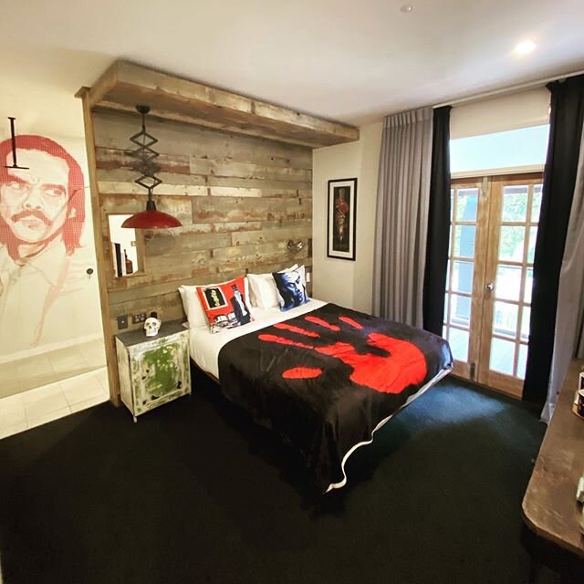 Have you stayed with this &ldquo;tall handsome man&rdquo; yet?
Book direct on our website using WINTER2020 to receive 25% off.
.
.
.
#nickcave #nickcaveandthebadseeds #redrighthand #musichotel #uniquehotels #promocode #wintergetaway #visitnsw #barrin