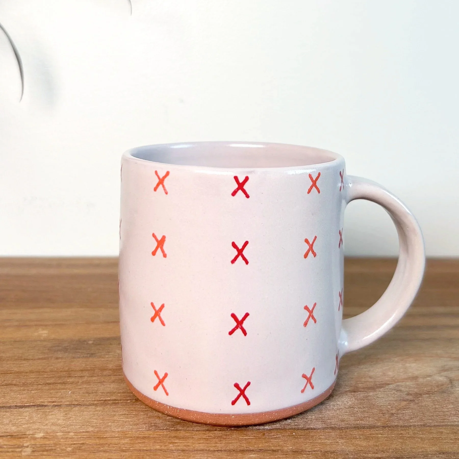 whitemugpnkredx.jpg