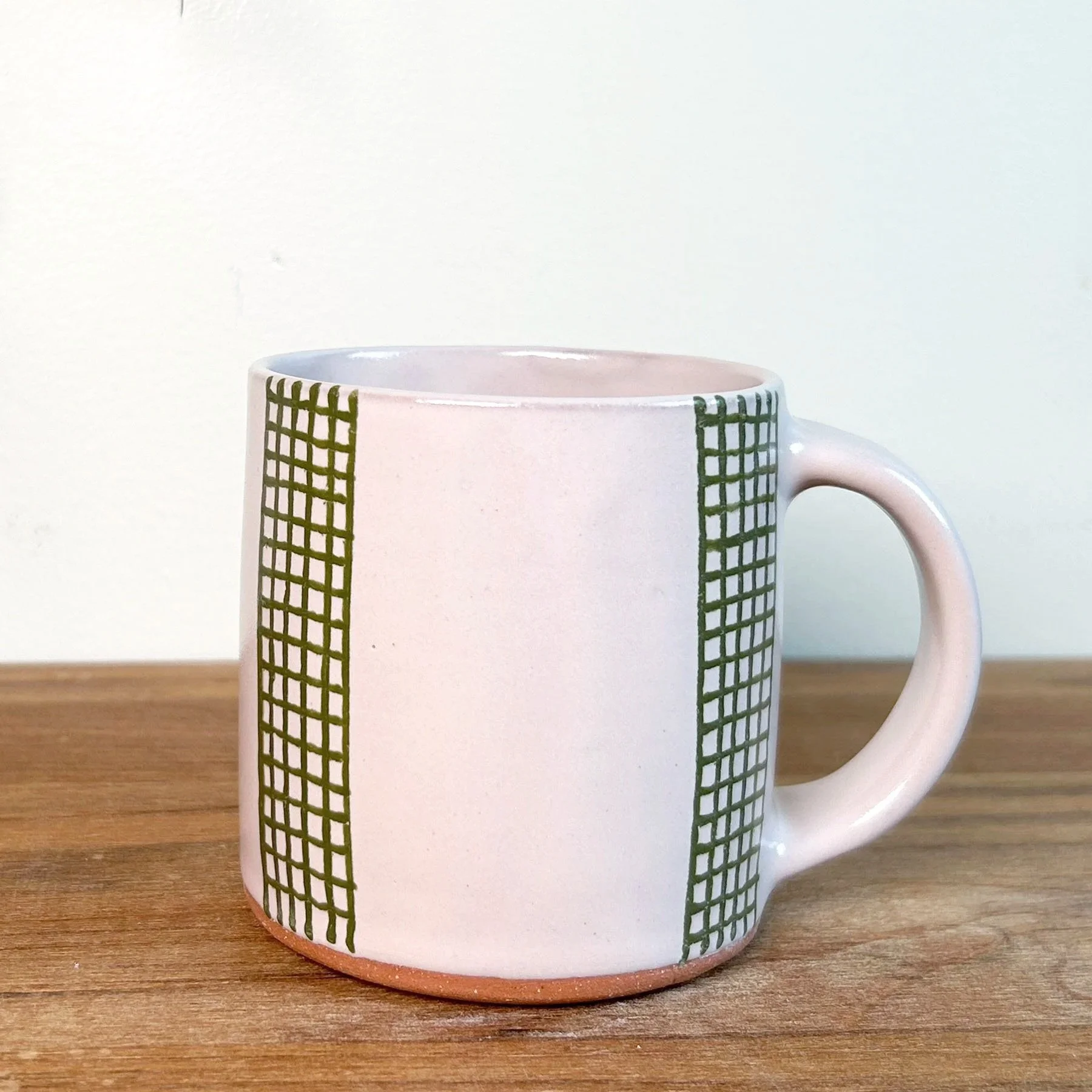 whitemuggreengrid.jpg