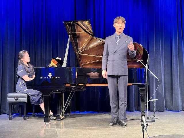Minghang Wang with pianist Jeongmin Oak