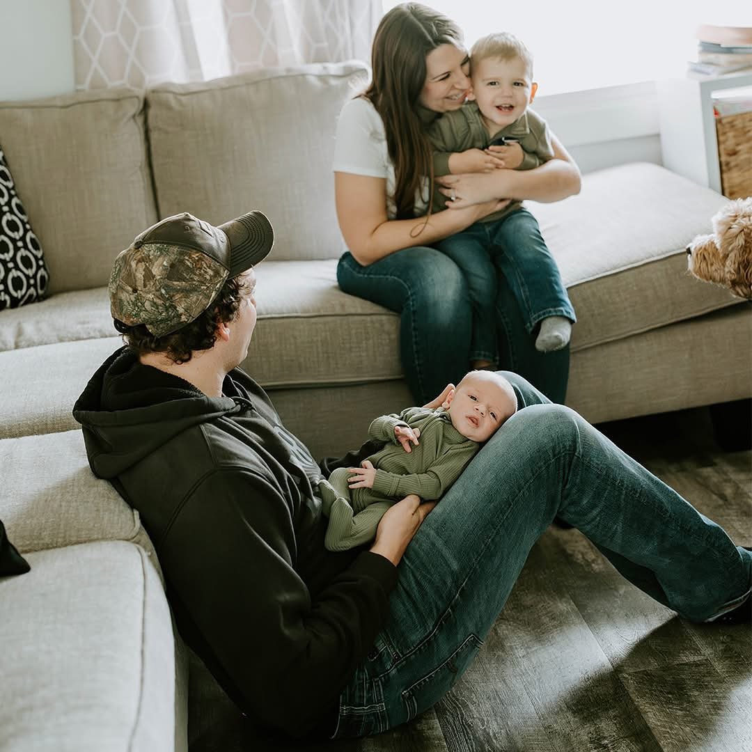 Newborn sessions that feel like home ❤️🥰 thank you, Bradtmueller family!