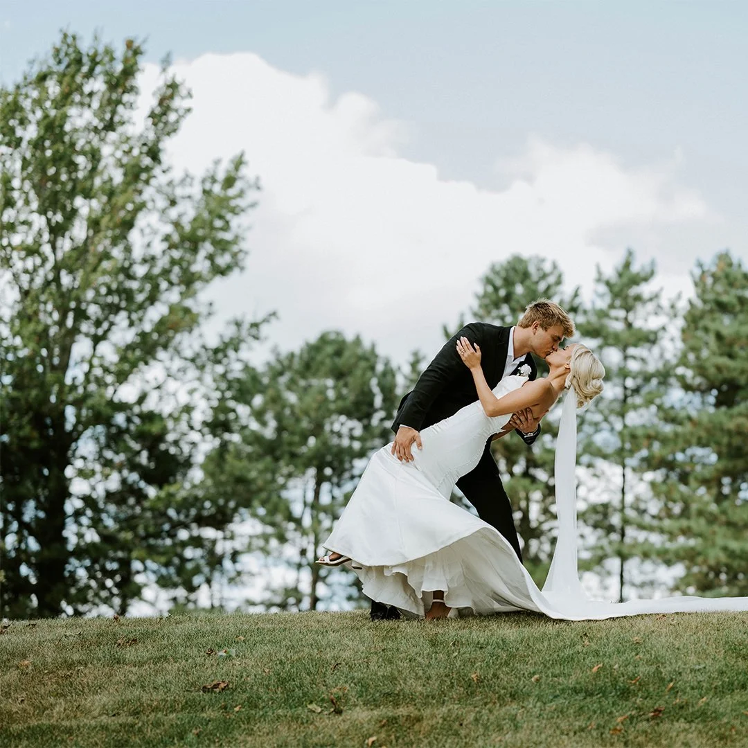 I have a busy wedding day ahead, but before I head out, I wanted to post just a few sneak peeks from last week's wedding with Taylor + Gavin ❤️ They have been so patient, and I promise a full sneak peek is coming soon! 
 
Stay tuned on stories today 